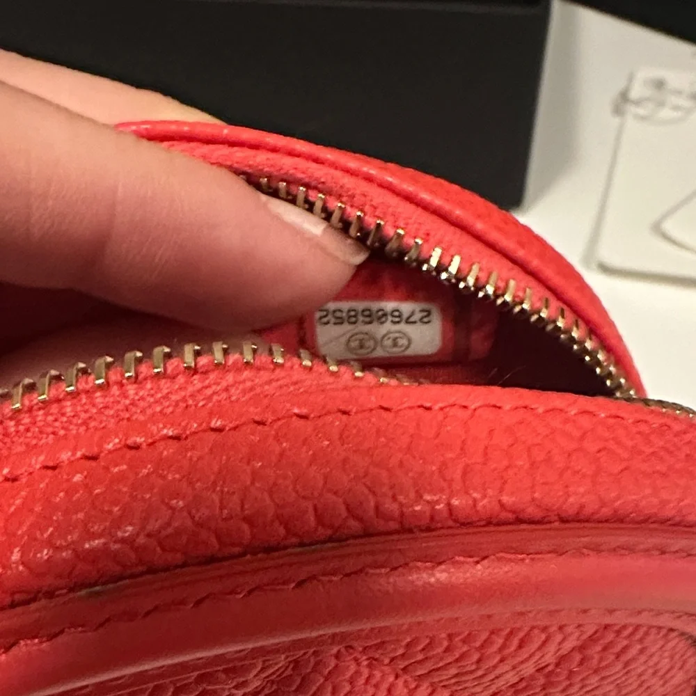 CHANEL Red Pebbled Caviar Leather Round CC Filigree Coin Purse - Picture 7 of 7